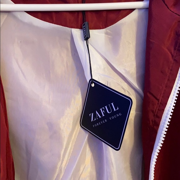 Windbreaker - Picture 5 of 5